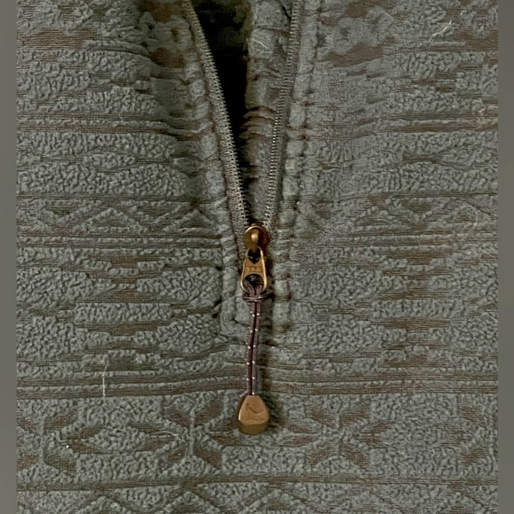 🌻5/$16🌻Ladies Eddie Bauer 1/4 zip fleece top - Picture 5 of 6